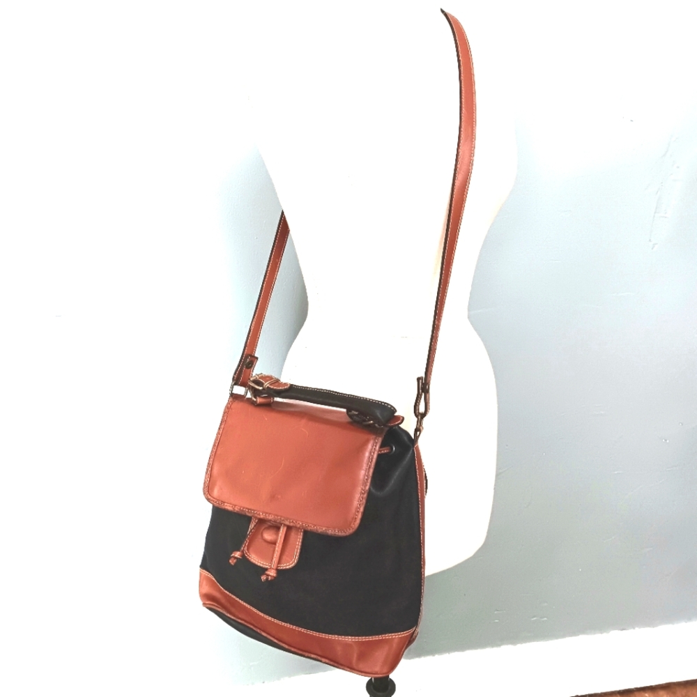 Vintage Italian leather crossbody w striped interior. Lord & Taylor